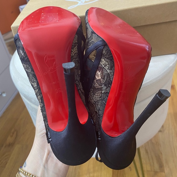 Black Chantilly Guiptik Lingerie Louboutin - Picture 7 of 7